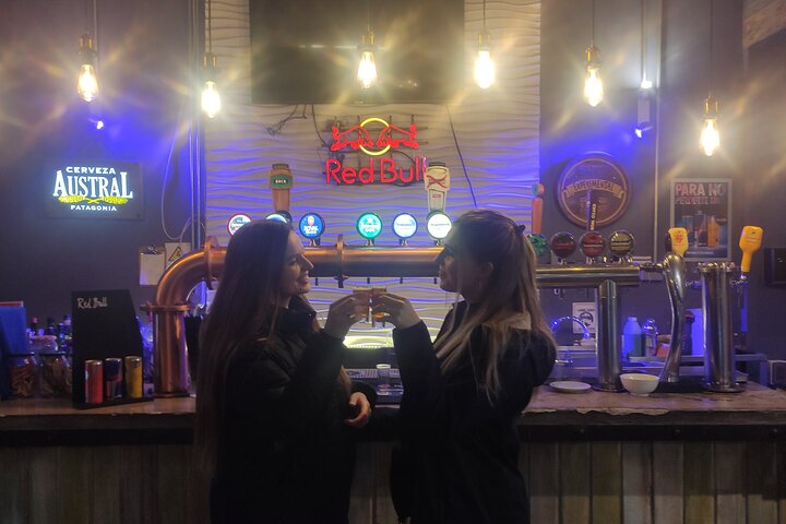 Private Bars and Pubs tour in Valparaiso with Drinks Tasting