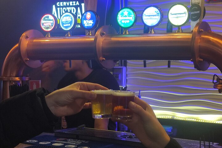 Private Bars and Pubs tour in Valparaiso with Drinks Tasting