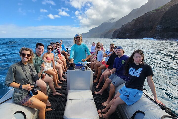 Kauai: Nā Pali Coast Zodiac Raft Expedition and Snorkeling
