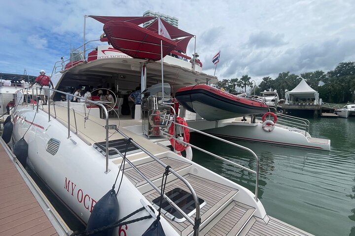 Pattaya Full-Day SUNSET Yacht exclusive Island(Buffet,Snorkeling)