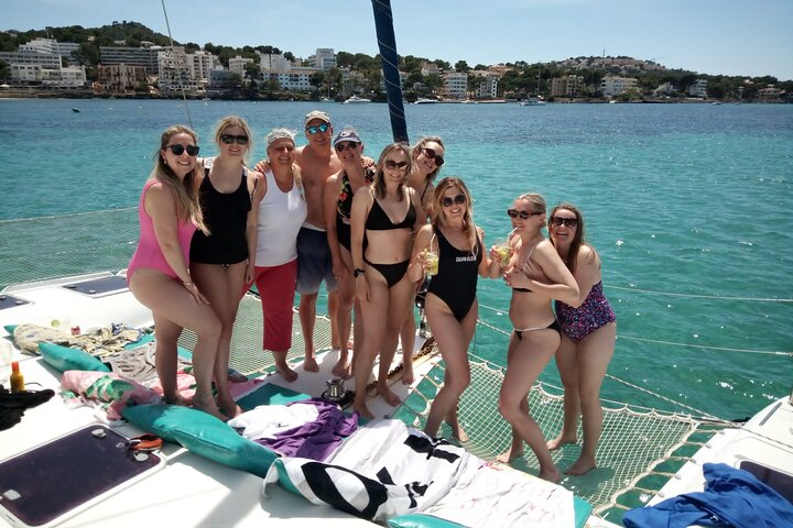 Mallorca Catamaran Small Group Cruise with Tapas 4-hours
