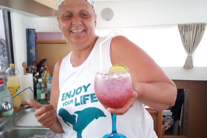 Mallorca Catamaran Small Group Cruise with Tapas 4-hours