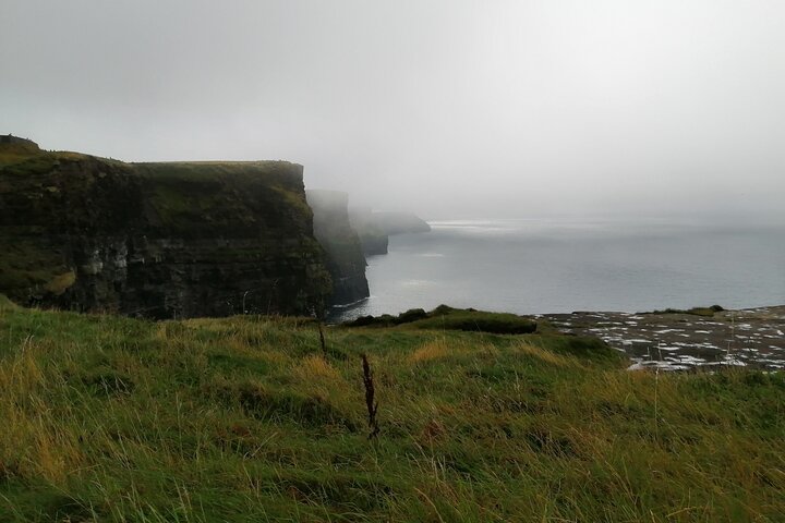 Cliffs of Moher & Bunratty Castle Day Tour