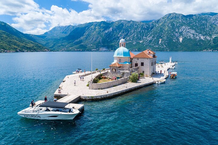 VIP Private Charter: Blue Cave & Lady of the Rocks (Flexible)