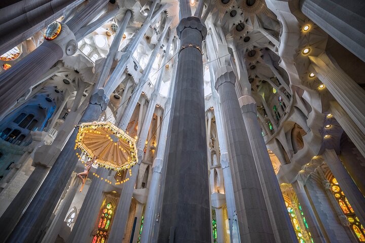 Sagrada Familia Guided Tour with Skip the Line Ticket