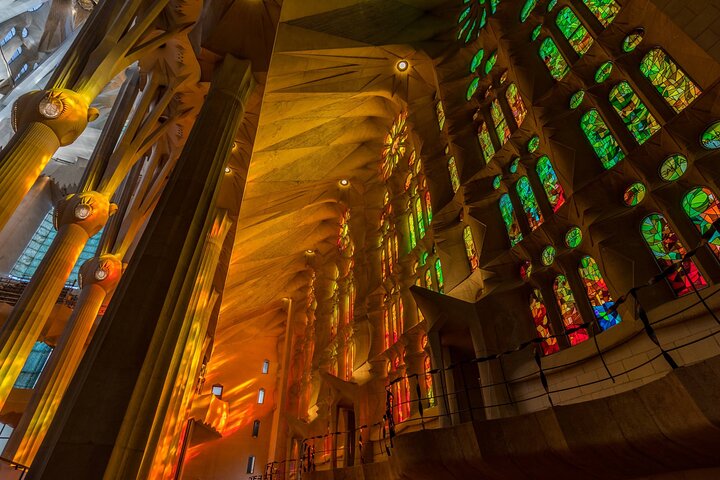 Sagrada Familia Guided Tour with Skip the Line Ticket