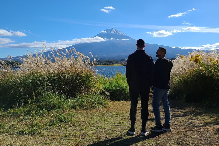 Locally Owned: Private Mt. Fuji Icons & Hidden Gems (Kawaguchiko)