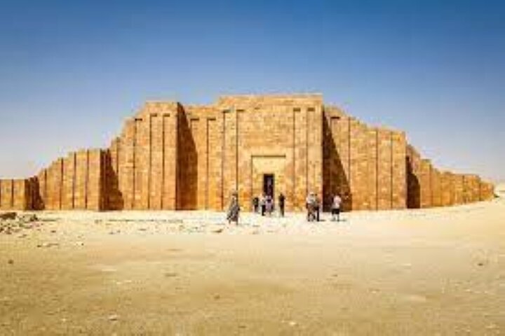 Full day Private Tour Giza Pyramids Sakkara Memphis Dahshur