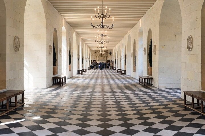 Day Tour of Chateaux of Chenonceau & Chambord from Tours/Amboise