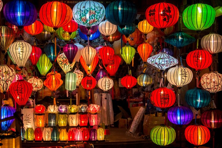 Basket Boat Tour, Hoi An city, boat trip and lantern release