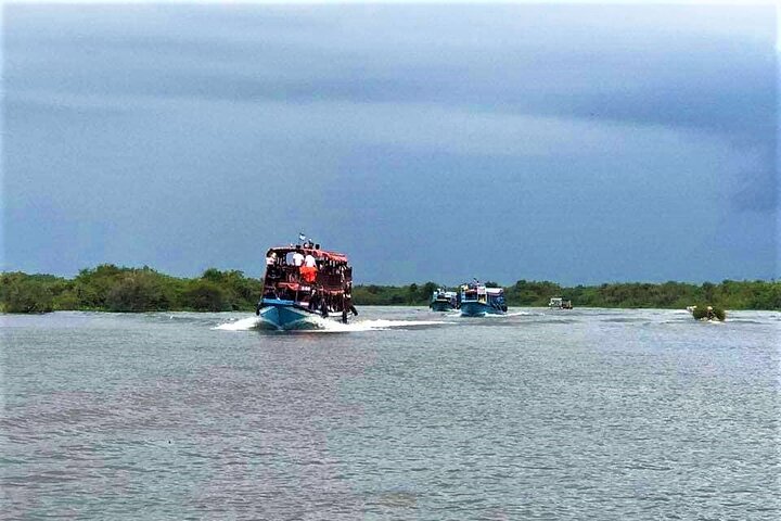 Private Boat from Battambang to Siem Reap via Tonle Sap Lake