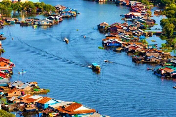 Private Boat from Battambang to Siem Reap via Tonle Sap Lake