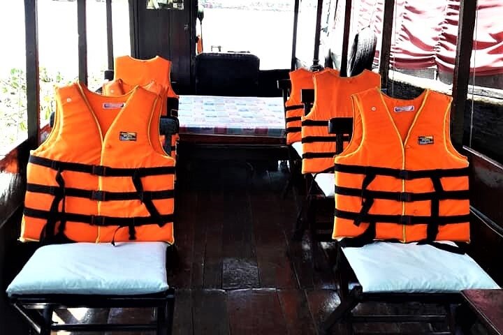 Private Boat from Battambang to Siem Reap via Tonle Sap Lake