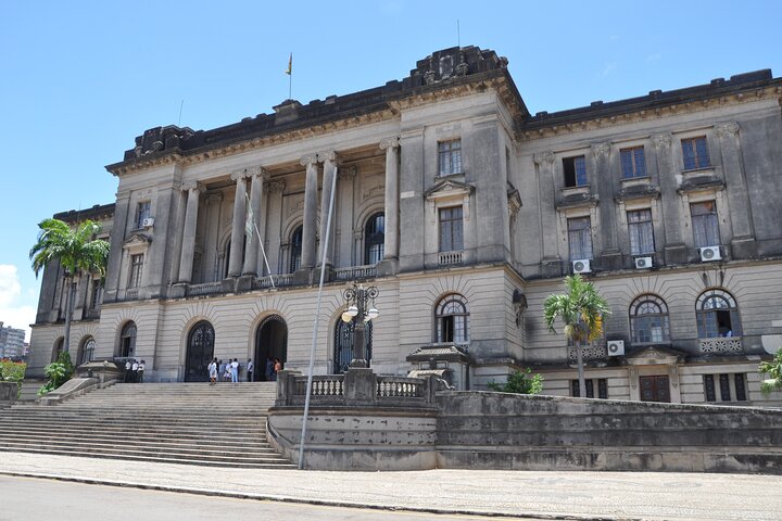 Private Full Day Historical & Arts Tour in Maputo