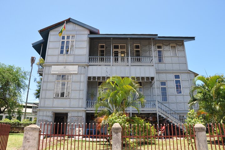 Private Full Day Historical & Arts Tour in Maputo