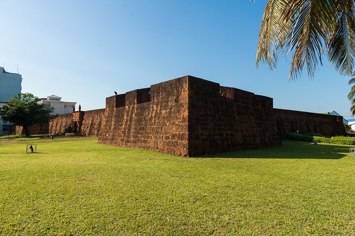 Private Full Day Historical & Arts Tour in Maputo
