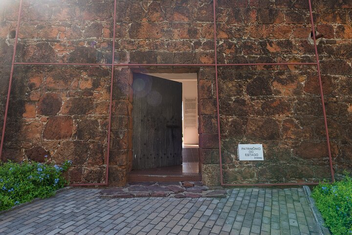 Private Full Day Historical & Arts Tour in Maputo