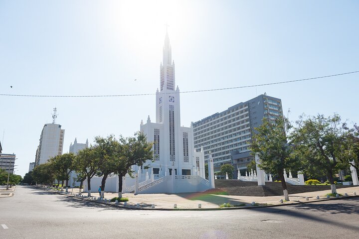 Private Full Day Historical & Arts Tour in Maputo