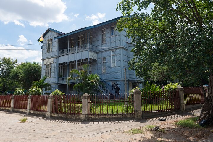 Private Full Day Historical & Arts Tour in Maputo