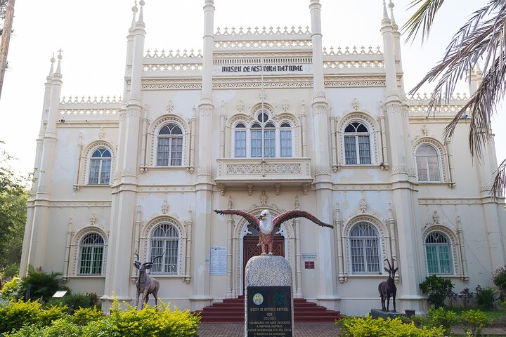 Private Full Day Historical & Arts Tour in Maputo