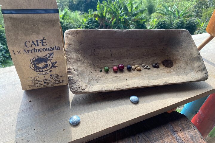 Coffee tour in Medellín with tastings and transportation