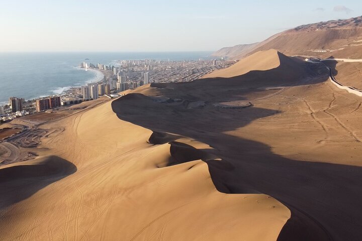 Sandboard activity in Iquique with transfer