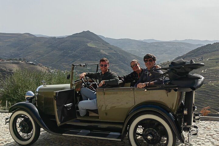 Full Day Private Tour to Douro - Vintage Experience