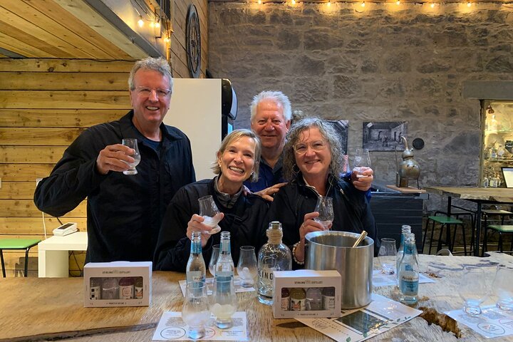 Private Stirling Wee Walk & Local Gin Tasting Tour
