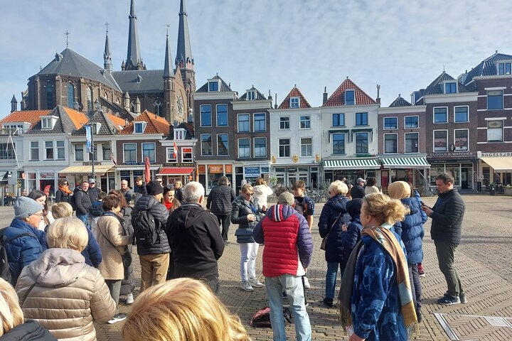 Delft: Private Walking Tour and Royal Delft Factory