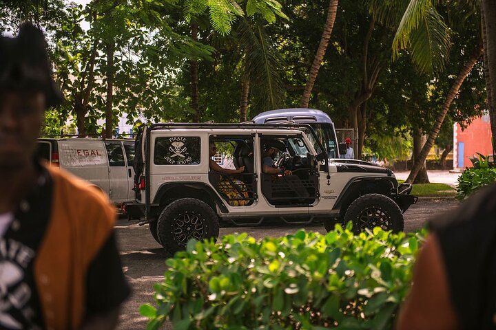 Pirate Jeep Sightseeing Adventure!