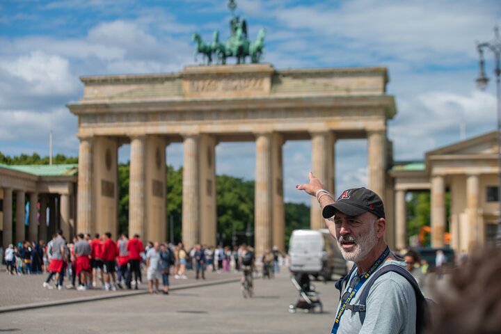 Berlin's Best: 2 Hour Walking Tour Third Reich and the Cold War
