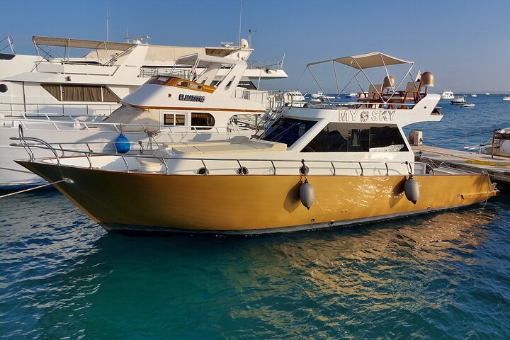 PRIVATE! | Full Day Charter Boat Trip| Up to 14 | Snorkeling and Islands tour