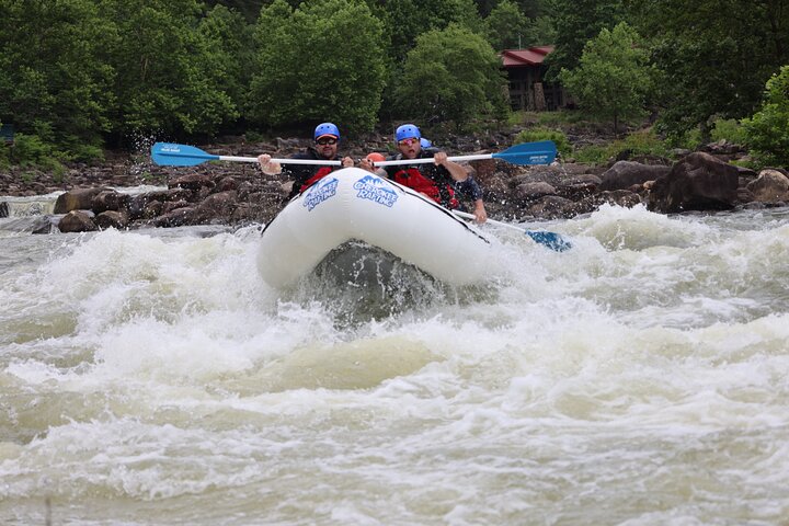 Full Ocoee River Rafting Adventure With Catered Shore Lunch