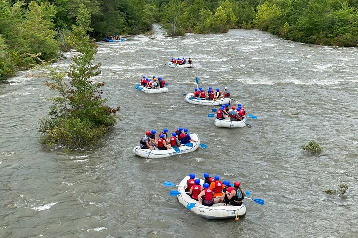 Full Ocoee River Rafting Adventure With Catered Shore Lunch