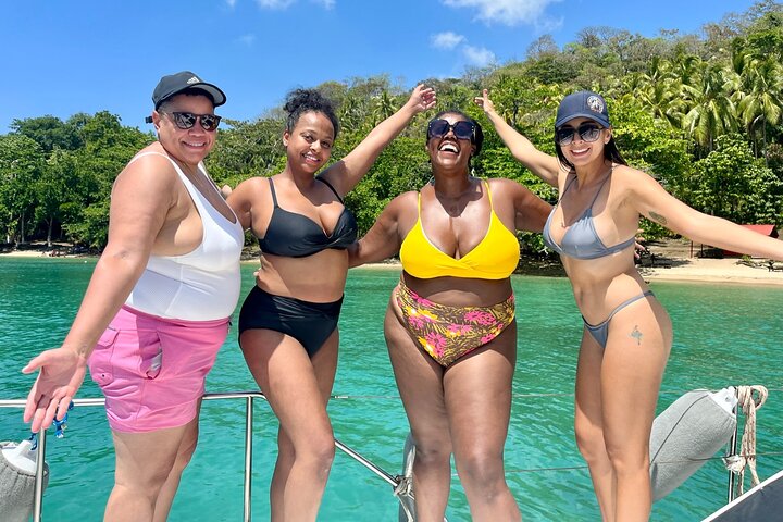 Full-Day Caribbean Catamaran Cruise: Beaches, Snorkeling & Lunch