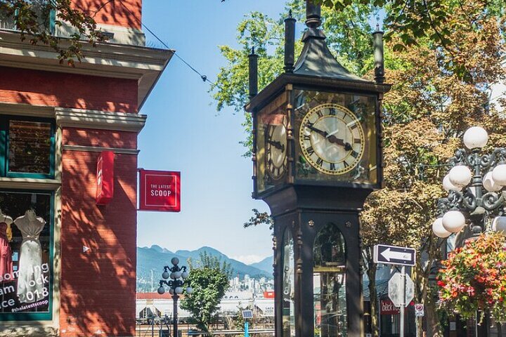 Double Decker Hop-on Hop-off Bus Tour - 16 Stops & Stanley Park