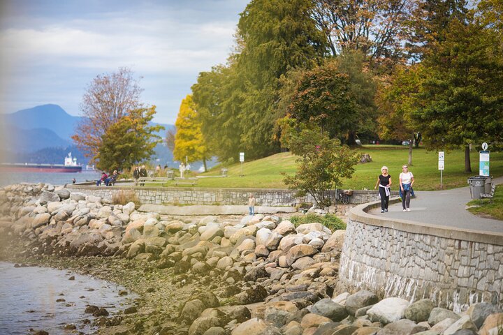 Double Decker Hop-on Hop-off Bus Tour - 16 Stops & Stanley Park