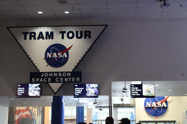 Houston NASA Space Center Round-Trip Transport & Tip-Sheet