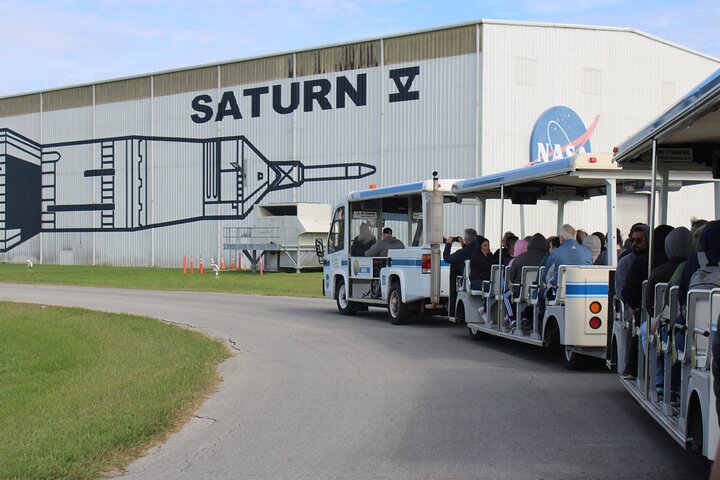 Houston NASA Space Center Round-Trip Transport & Tip-Sheet