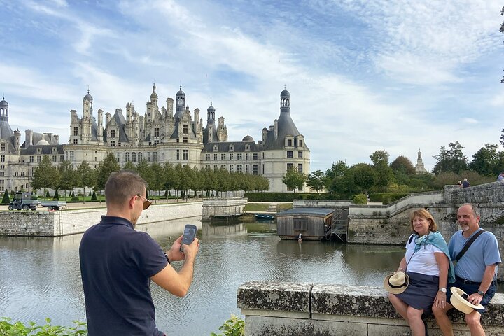 Loire Valley Tour Chambord and Chenonceau from Tours or Amboise