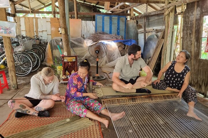 Ben Tre: Scooter, Culture, Sailboat and Mekong Food (Half Day)