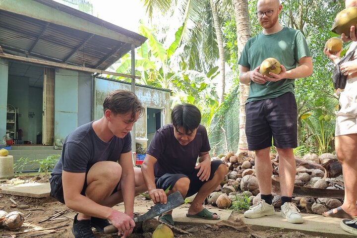 Ben Tre: Scooter, Culture, Sailboat and Mekong Food (Half Day)