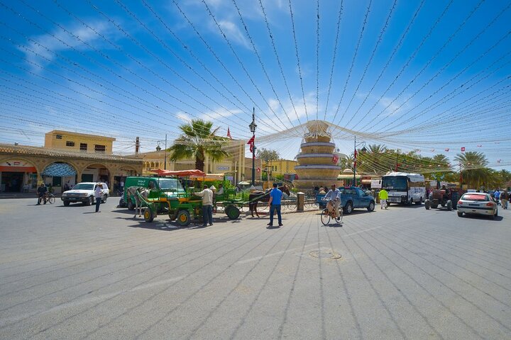 2-Day Tunisian Sahara Tour with Food & Stay from Hammamet