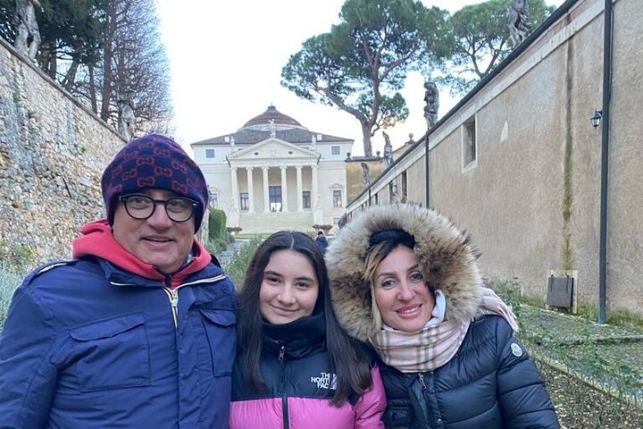 Unesco Palladian Villas in Vicenza: E-Bike private tour with picnic and aperitif