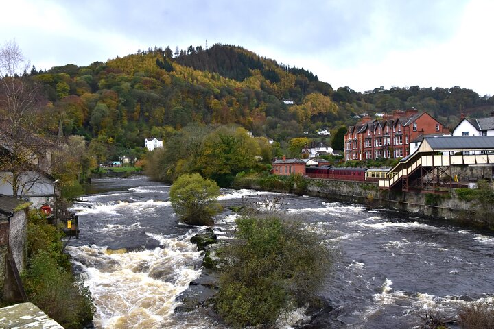 Wrexham: Private 'Welcome To Wrexham', and North Wales Day Tour.