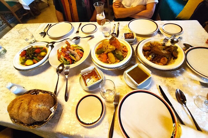 Casablanca City Night Tour and Traditional Moroccan Dinner