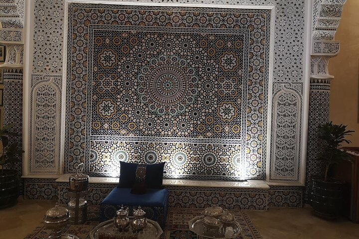 Casablanca City Night Tour and Traditional Moroccan Dinner