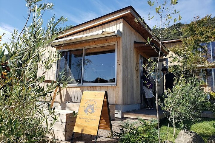 6 Hour Private E bike Tour on Omishima