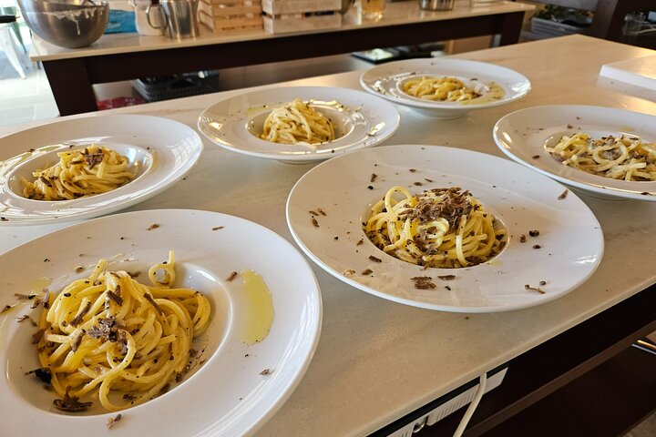 Chianti - Fresh Pasta and Ice Cream Course with Lunch or Dinner