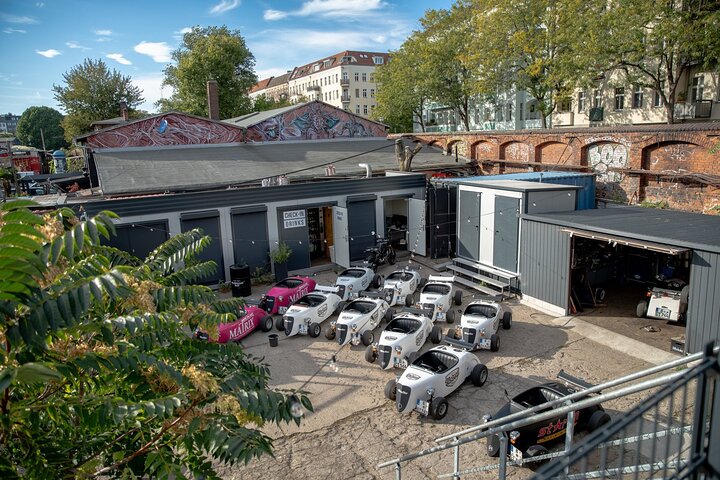 Berlin City Tour in a Mini Hotrod